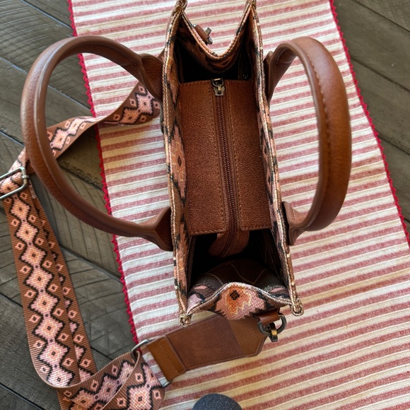 Wrangler tote - Picture 4 of 5